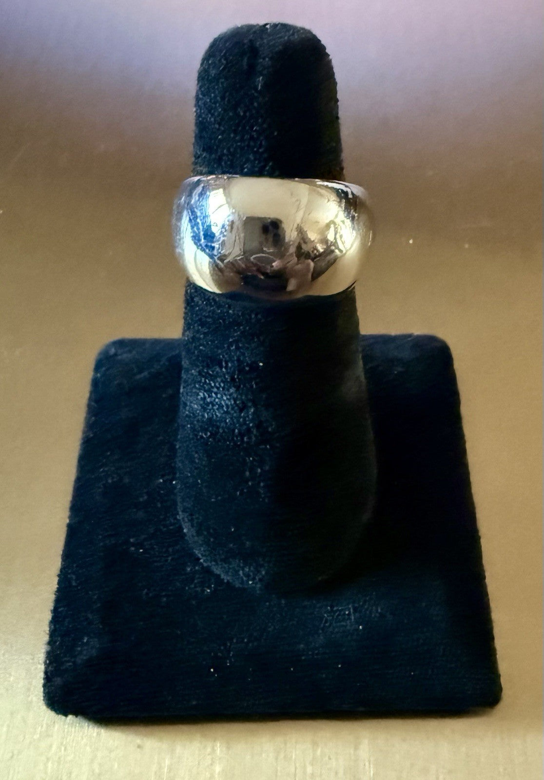 Ladies Silver Tone Ring - Size 8