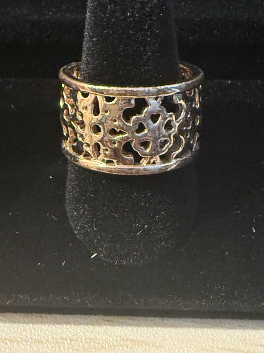 Gold Tone Ring- Size 8.25