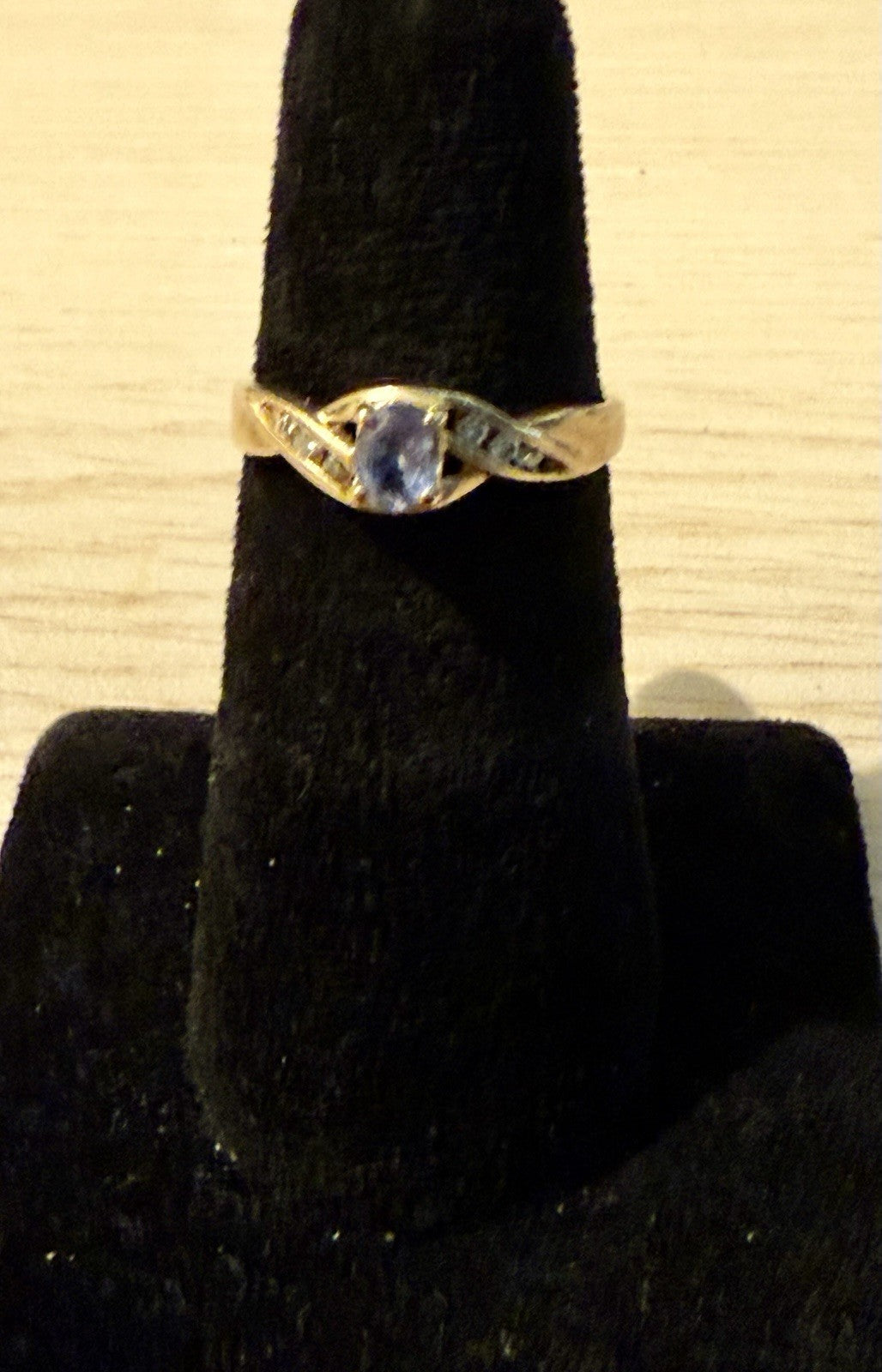 Vintage 14K Yellow Gold Tanzanite and Diamond Ring- Size 8.5 (2.59gms)