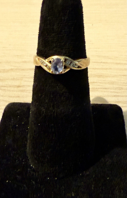 Vintage 14K Yellow Gold Tanzanite and Diamond Ring- Size 8.5 (2.59gms)