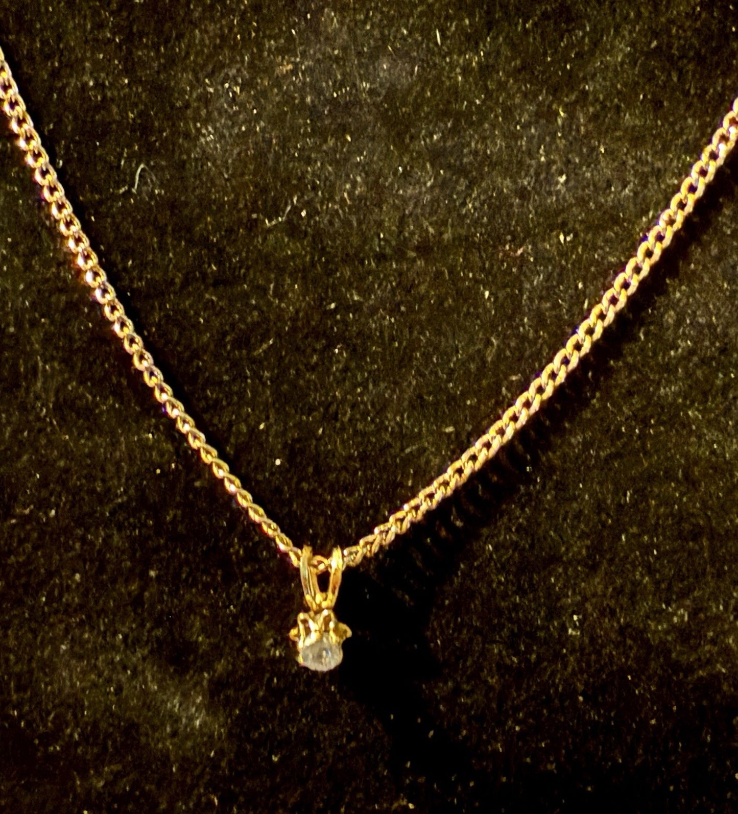 Vintage Gold Tone Necklace and Pendant 