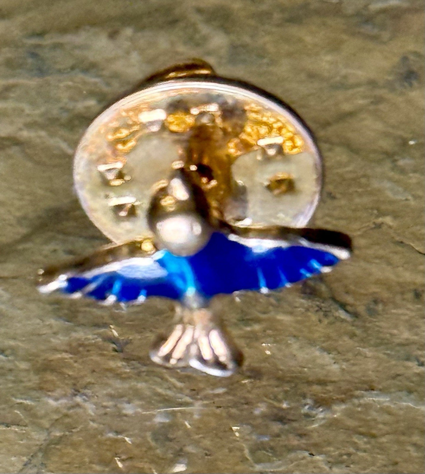 vintage gold-tone bluebird lapel pin 