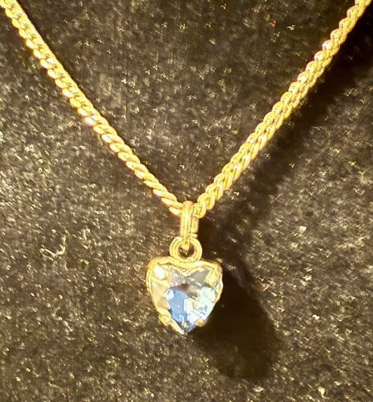 Gold Tone Necklace with Heart Pendant 