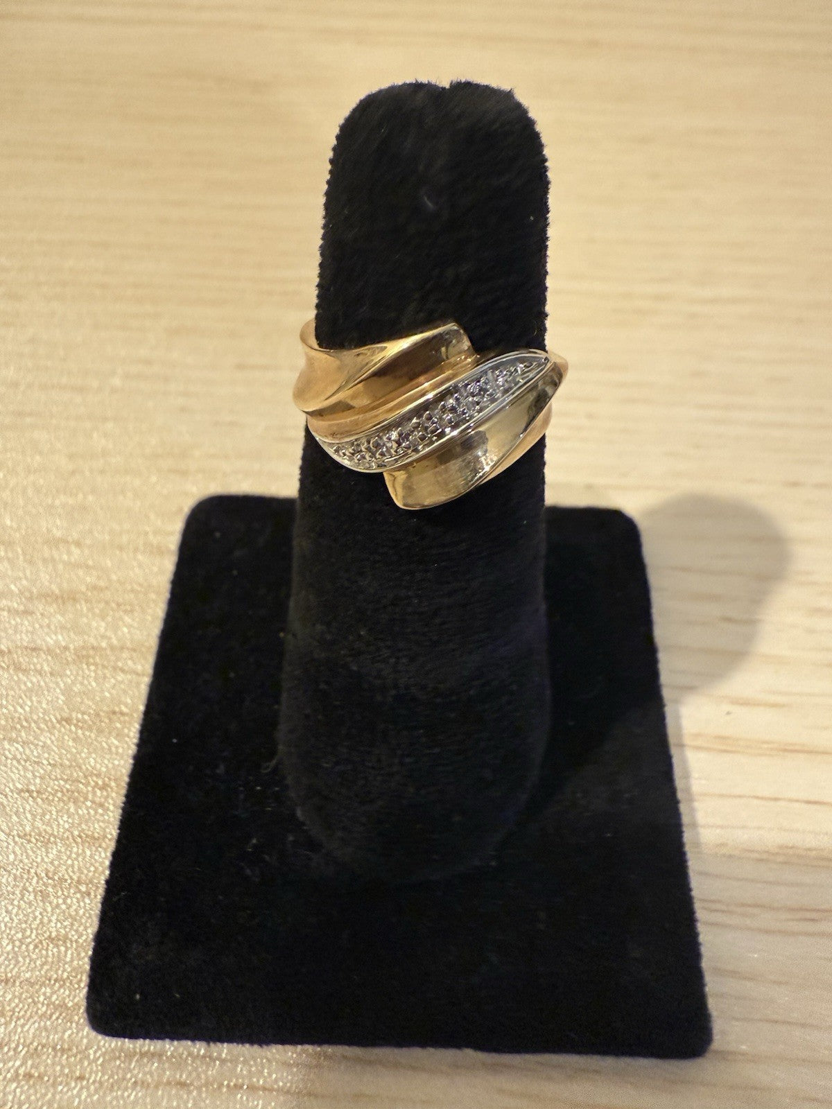 Vintage 10k Yellow and White Gold Diamond Ring - Size 7 (2.8g)