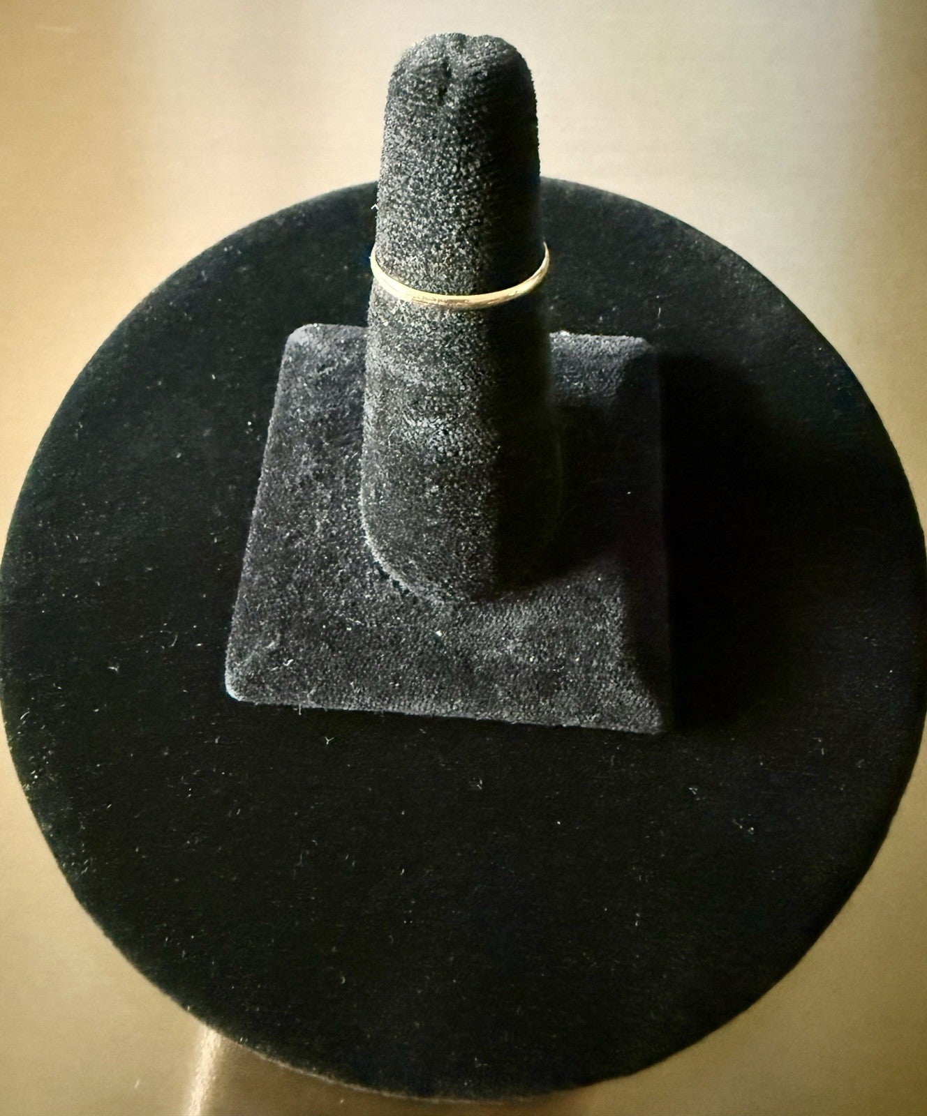 Vintage 10K Yellow Gold Band Size 8 (.54g)