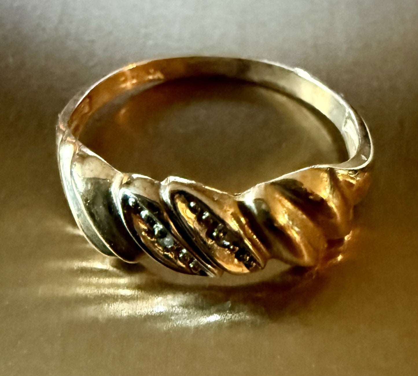 Vintage 10K Yellow Gold Diamond Ring(1.15g)- Size 5.75