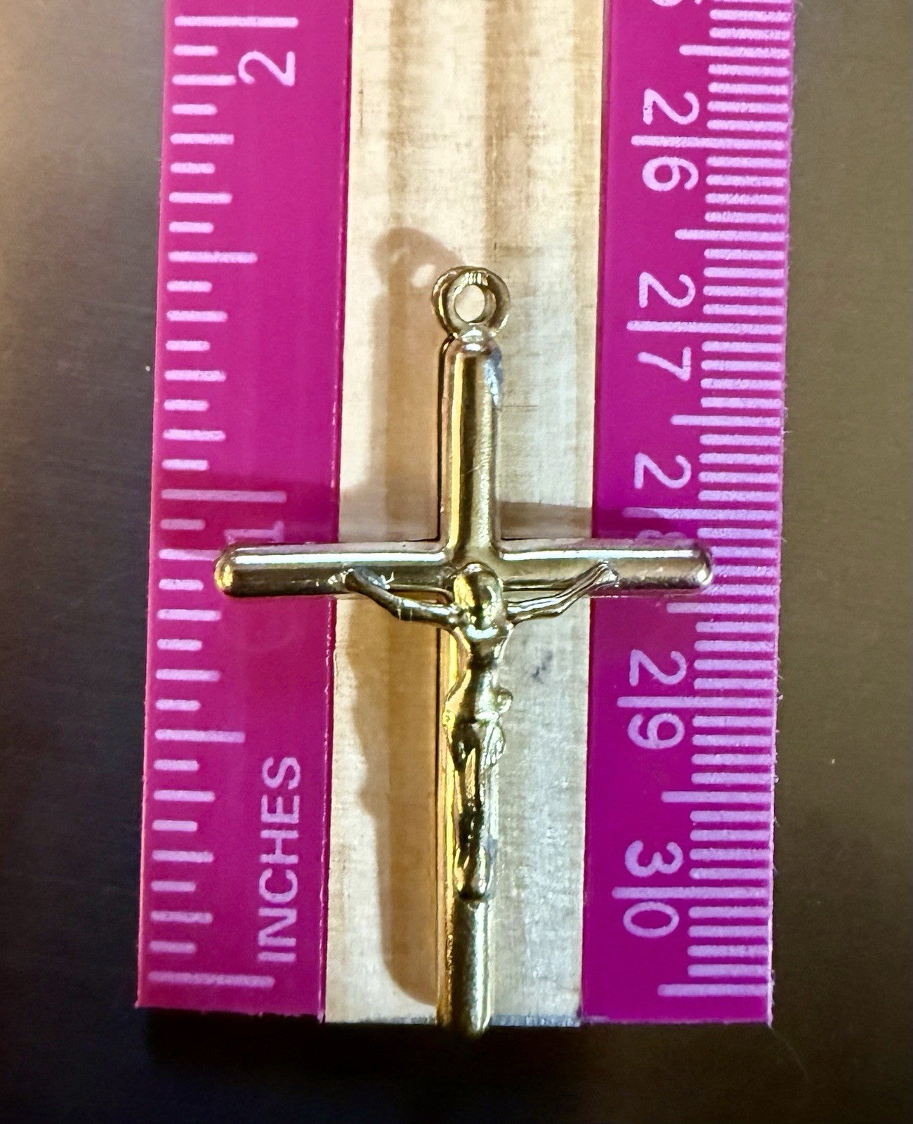 Vintage 10K Yellow Gold Crucifix Pendant  (1.12g)