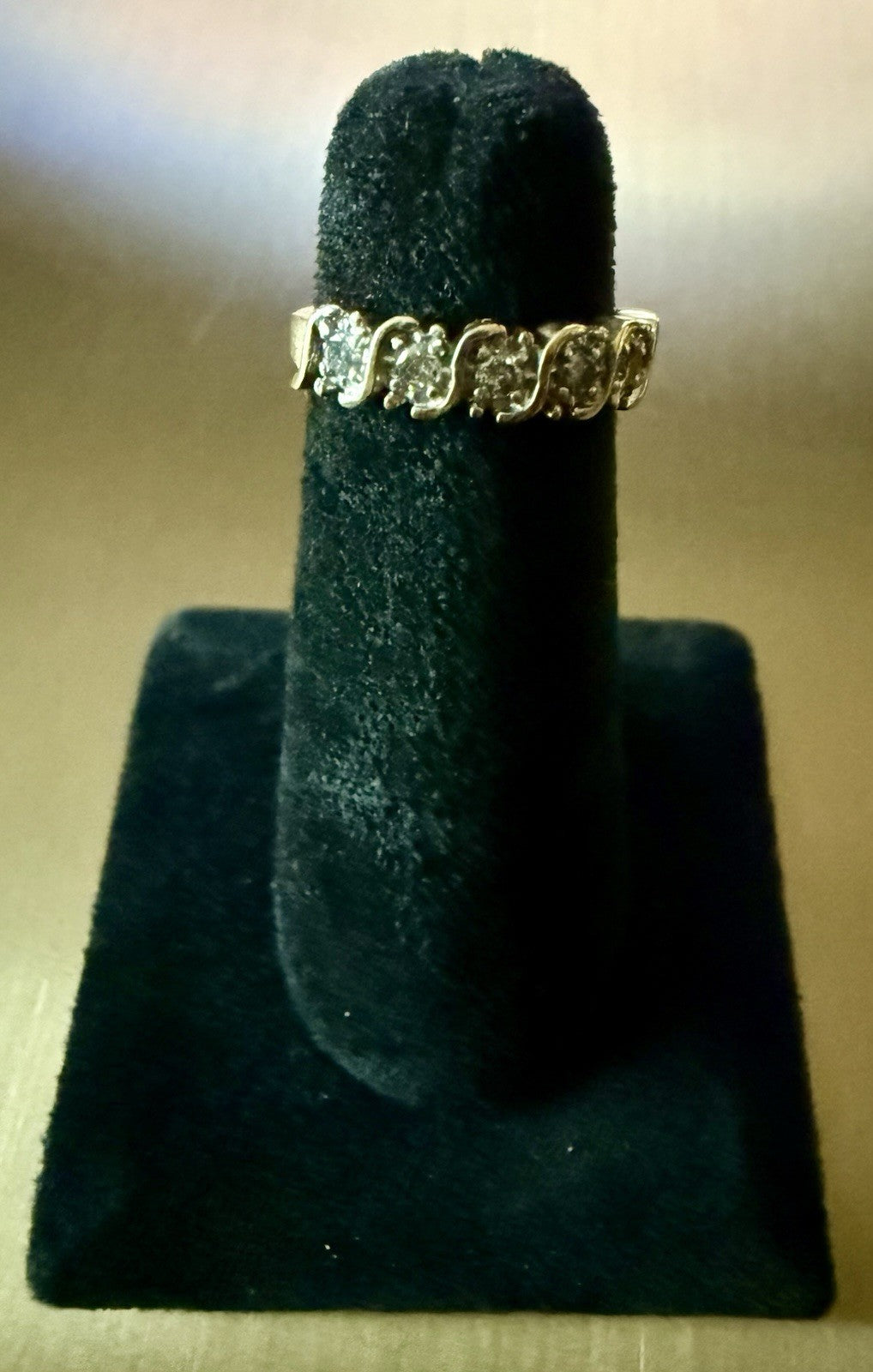 Vintage 10K Yellow Gold Diamond Ring (2.08g) - Size 5.5