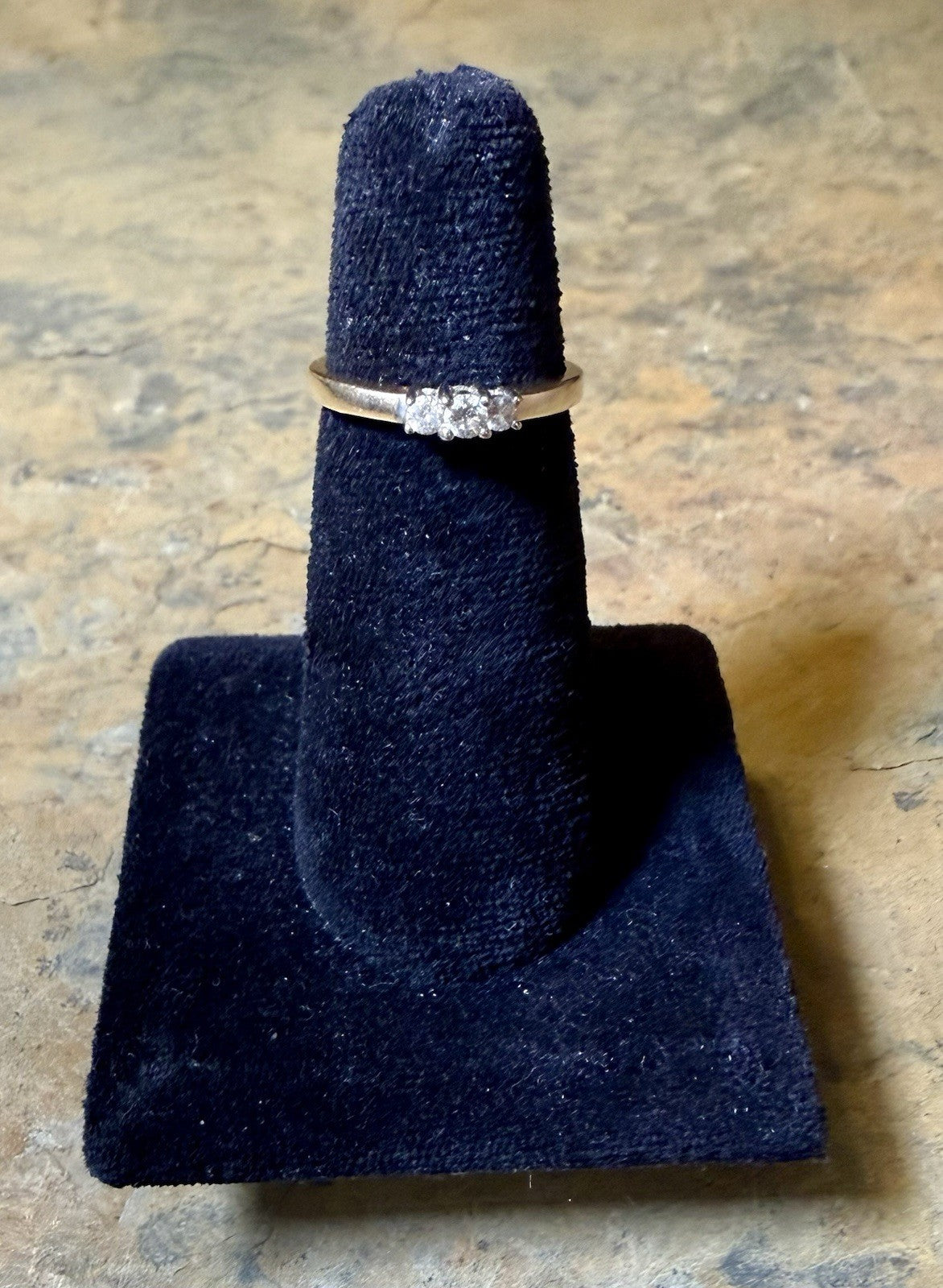 Vintage 10K Gold Diamond Ring- Size 7 (2.36g)