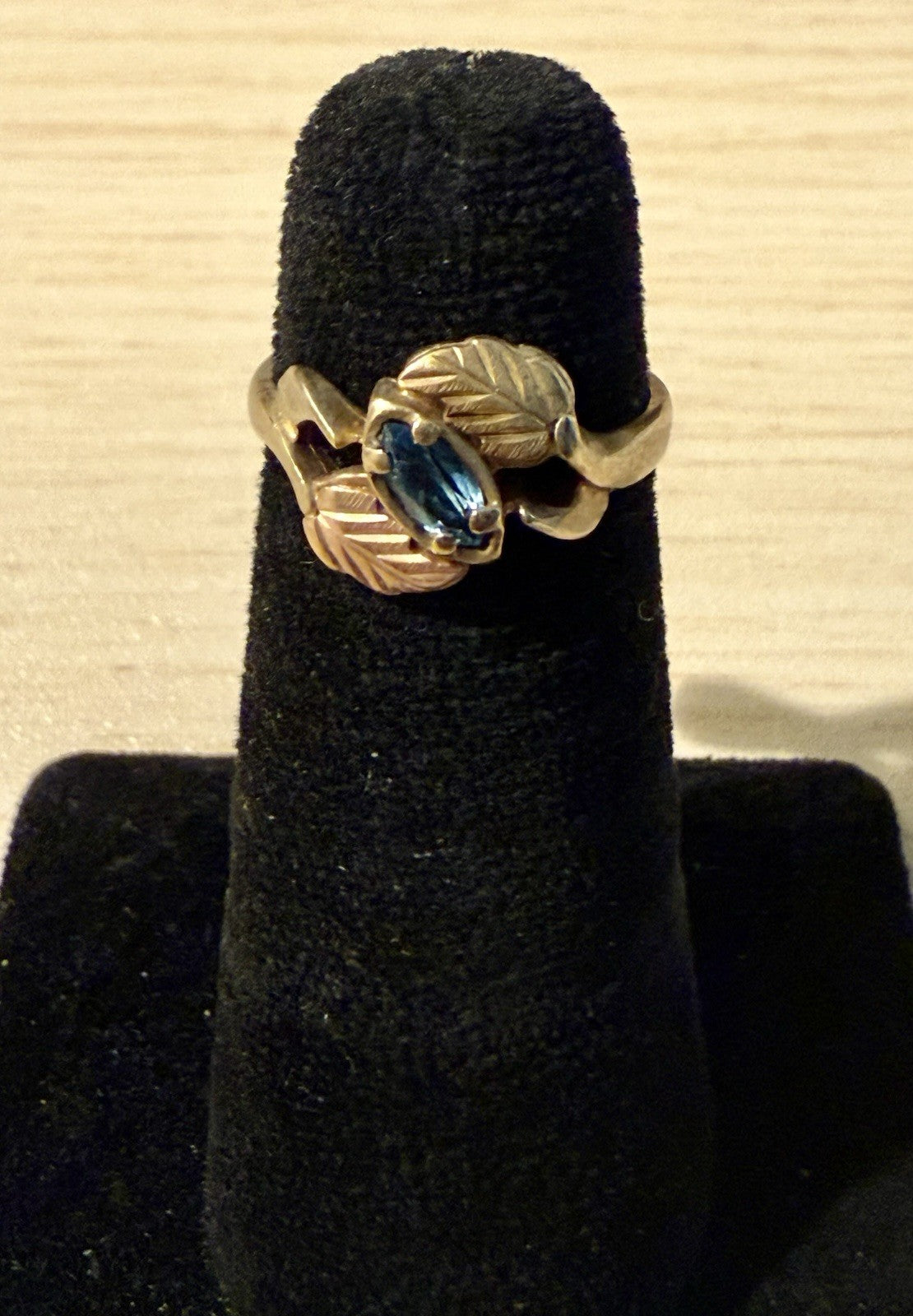 Vintage 10kt Yellow and Rose Fold Blue Topaz Ring- Size 6.5 (2.76grms)
