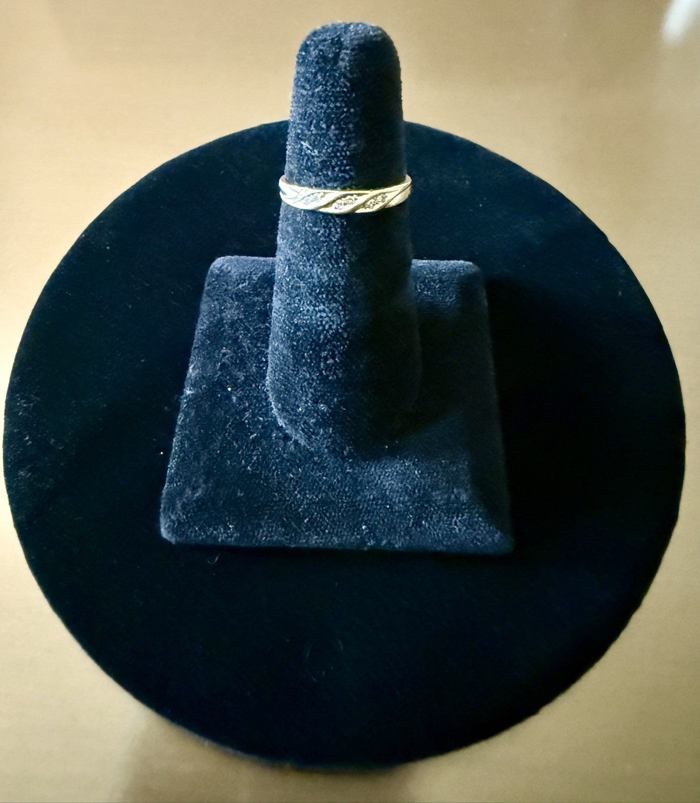 Vintage 14K Yellow Gold Diamond Band - Size 7.5 (1.55g)