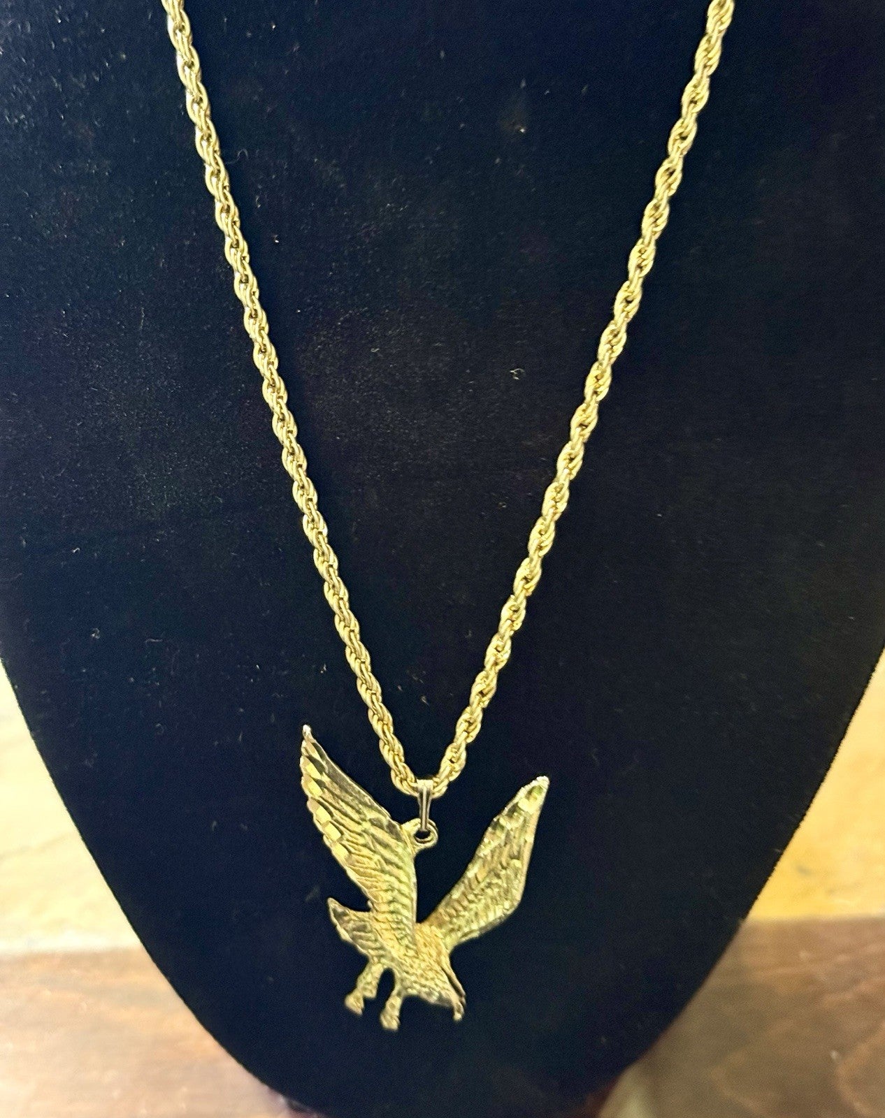Gold Tone Eagle Pendant and Rope Necklace 
