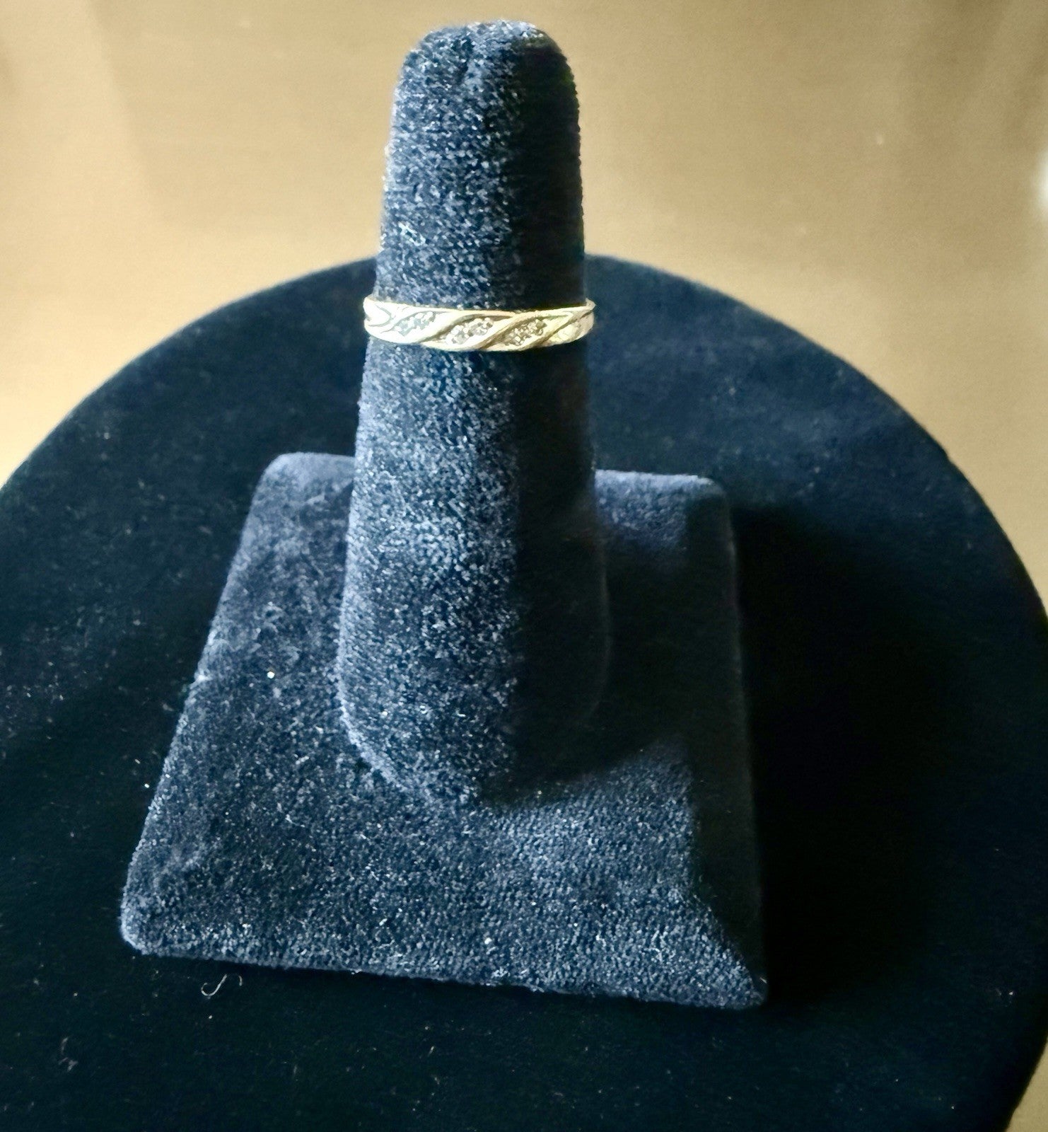 Vintage 14K Yellow Gold Diamond Band - Size 7.5 (1.55g)