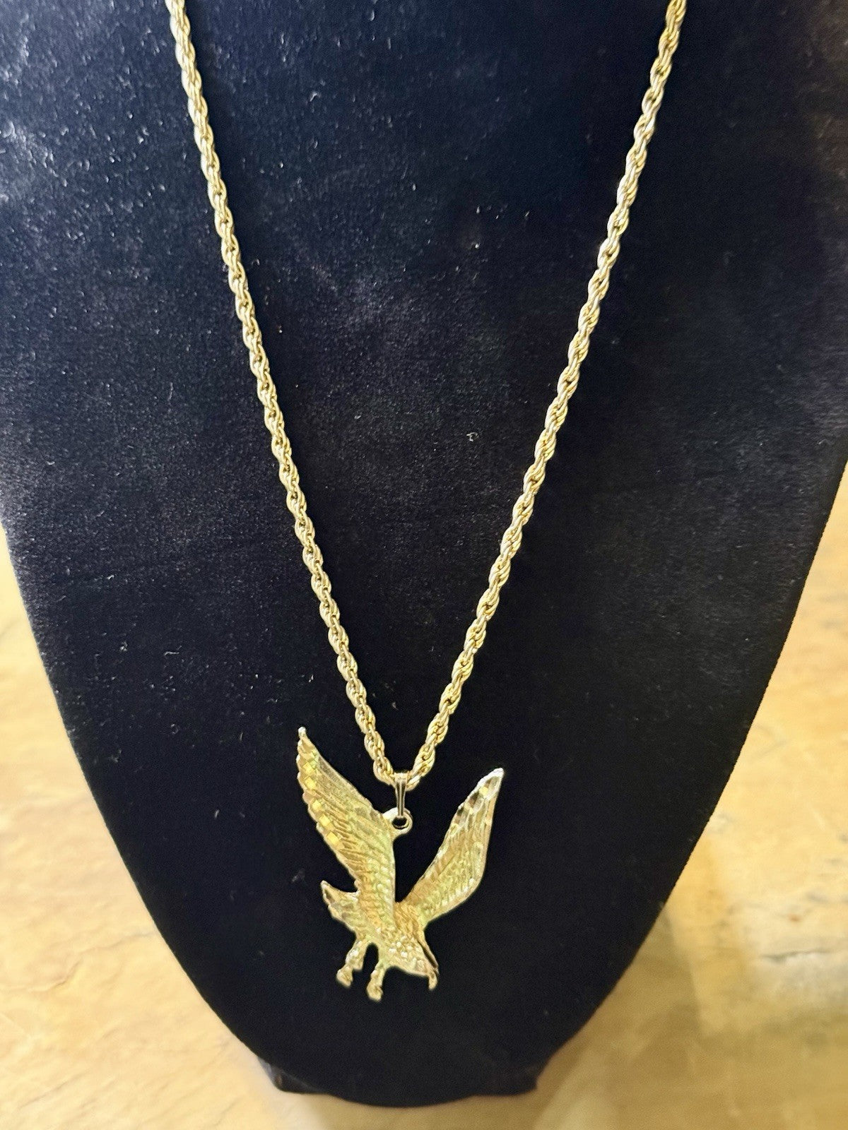 Gold Tone Eagle Pendant and Rope Necklace 