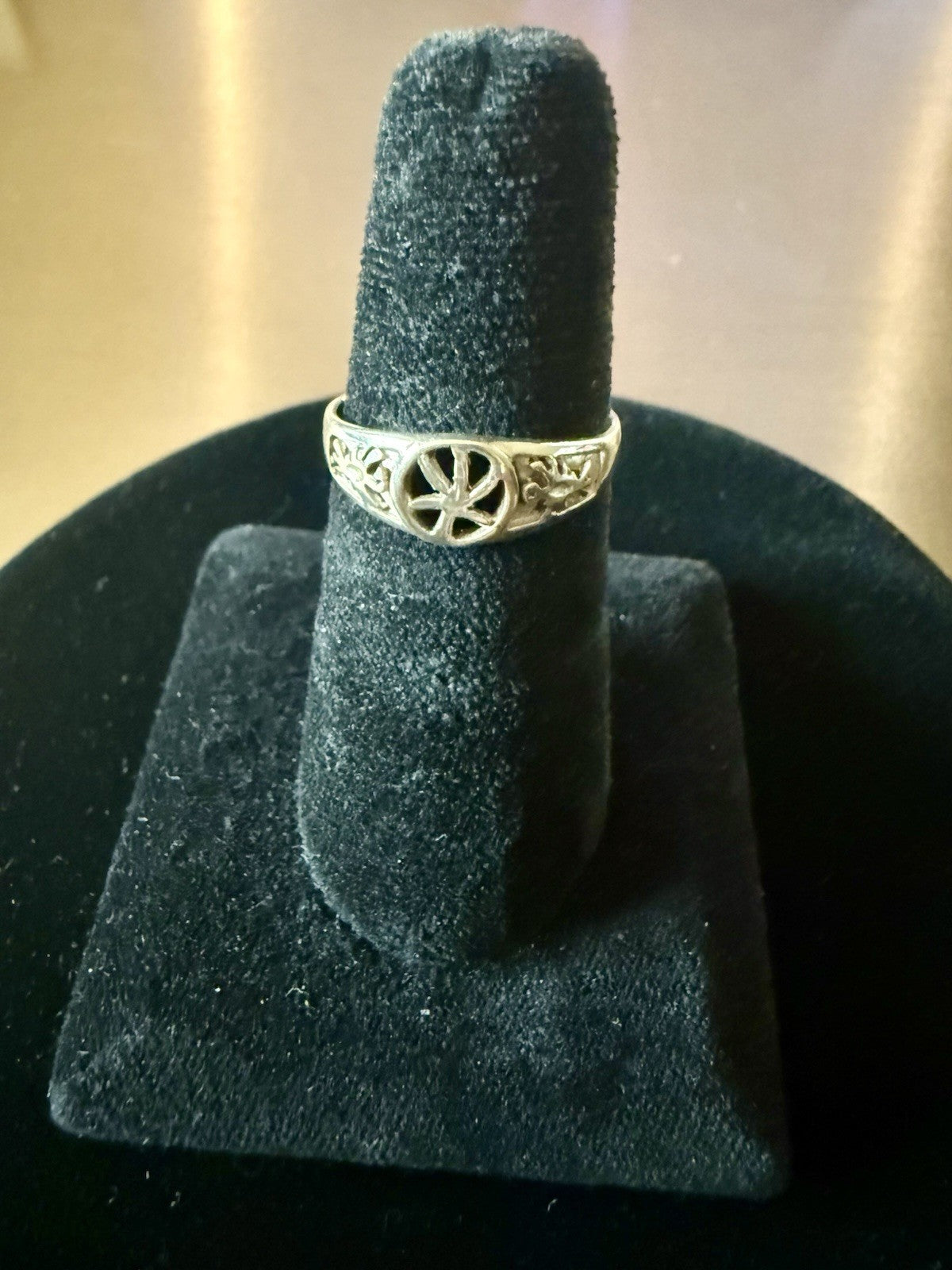 Vintage Sterling Silver Ring Size 8.75