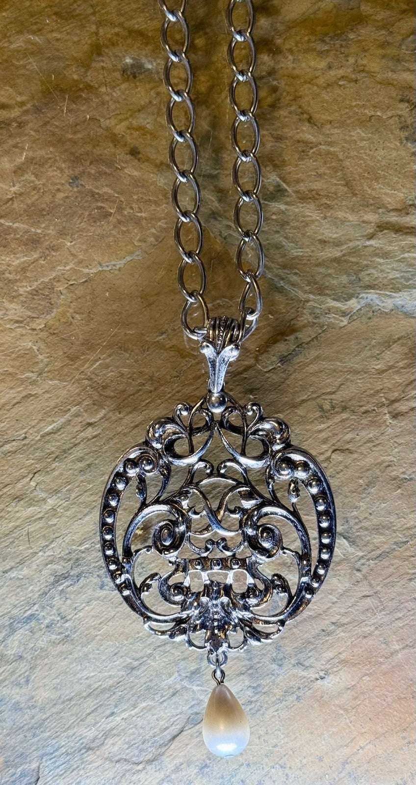  Vintage Avon "Medallion Pendant" 1974