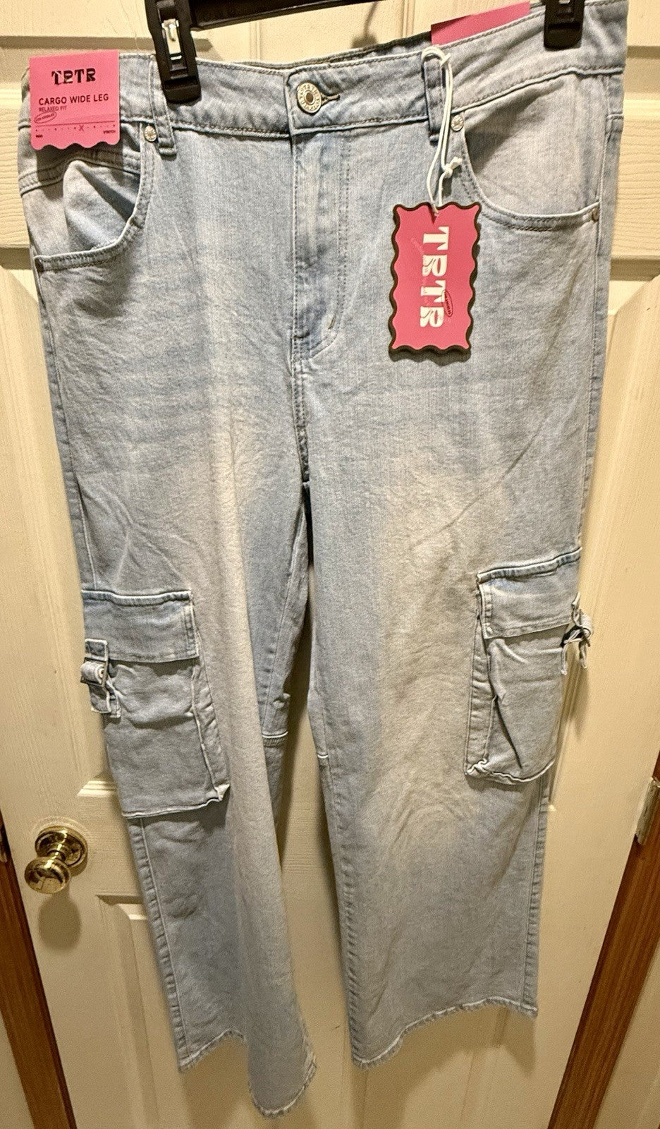 Women’s Loose Cargo Jeans 