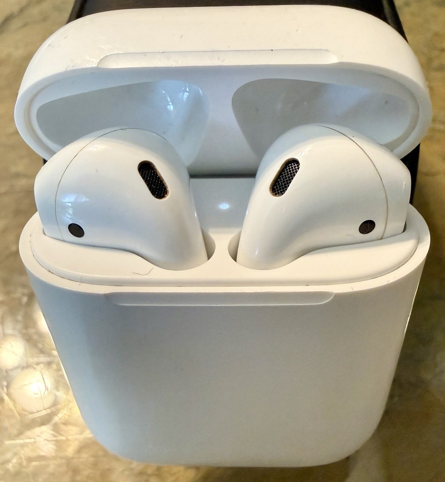 Apple AirPods 2nd Generation 