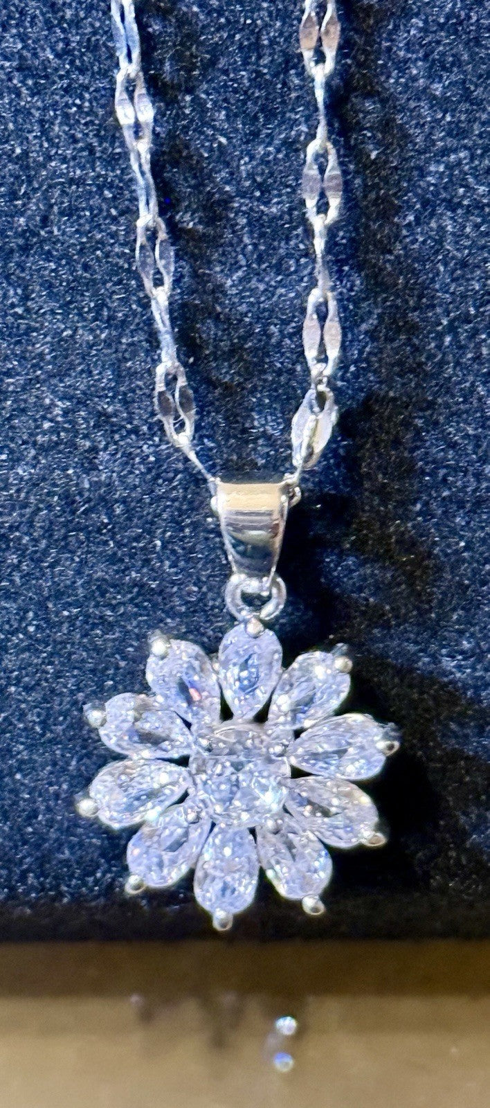 Snowflake Pendant and Necklace 
