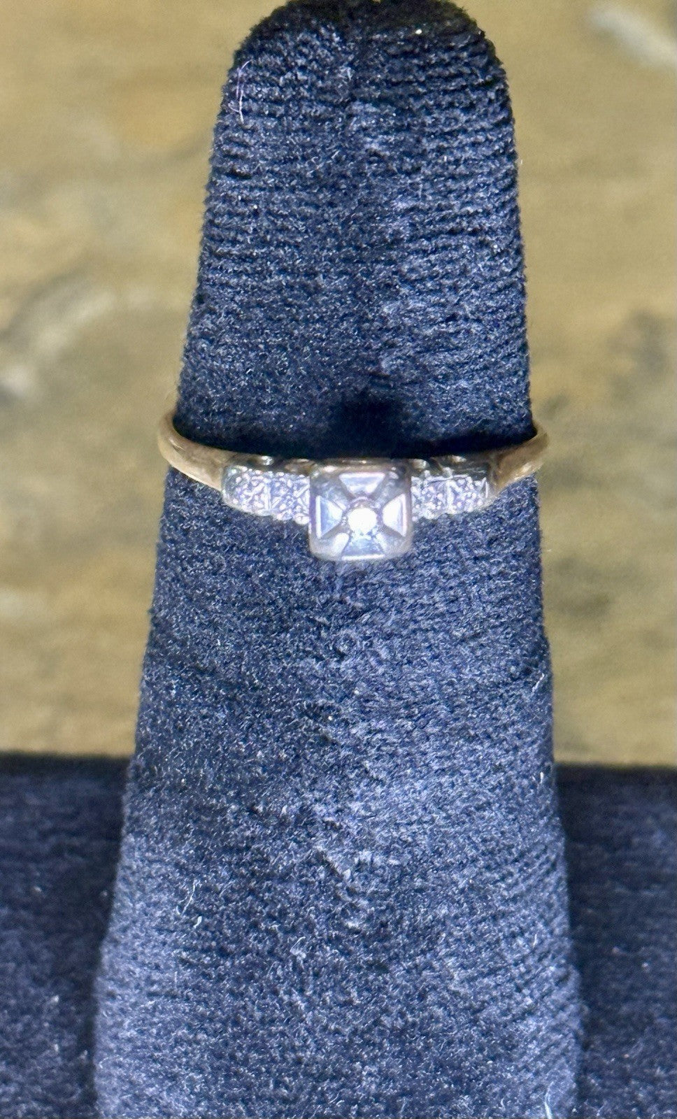 Vintage 14K Yellow Gold Engagement Ring- Size 7.25 (1.35g)