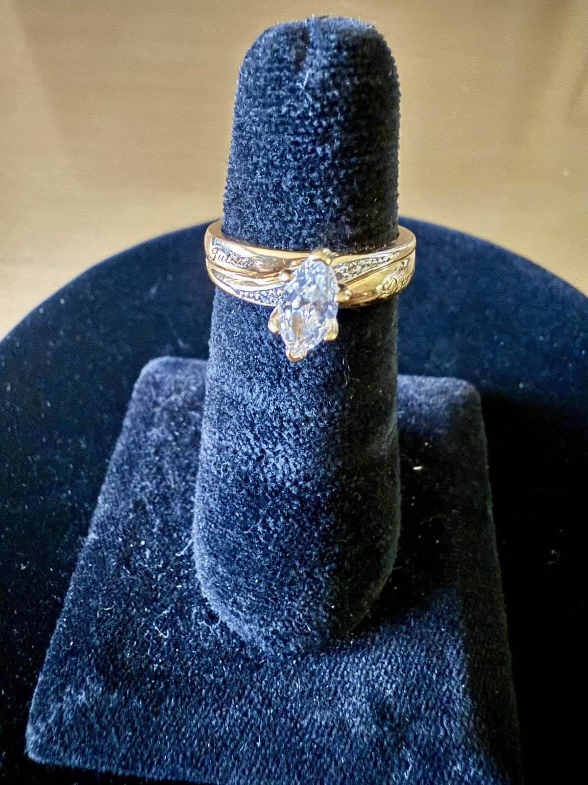 10k Yellow Gold Diamond Ring - Size 7
