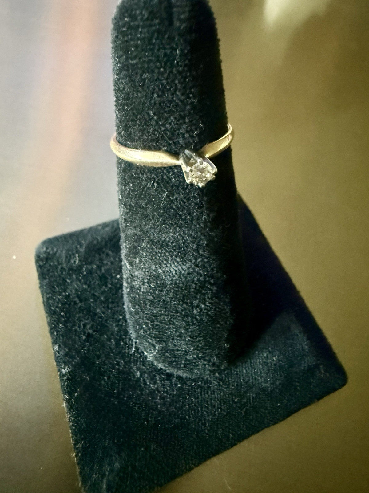 14K Diamond Solitaire Ring - Size 7 (1.73g)