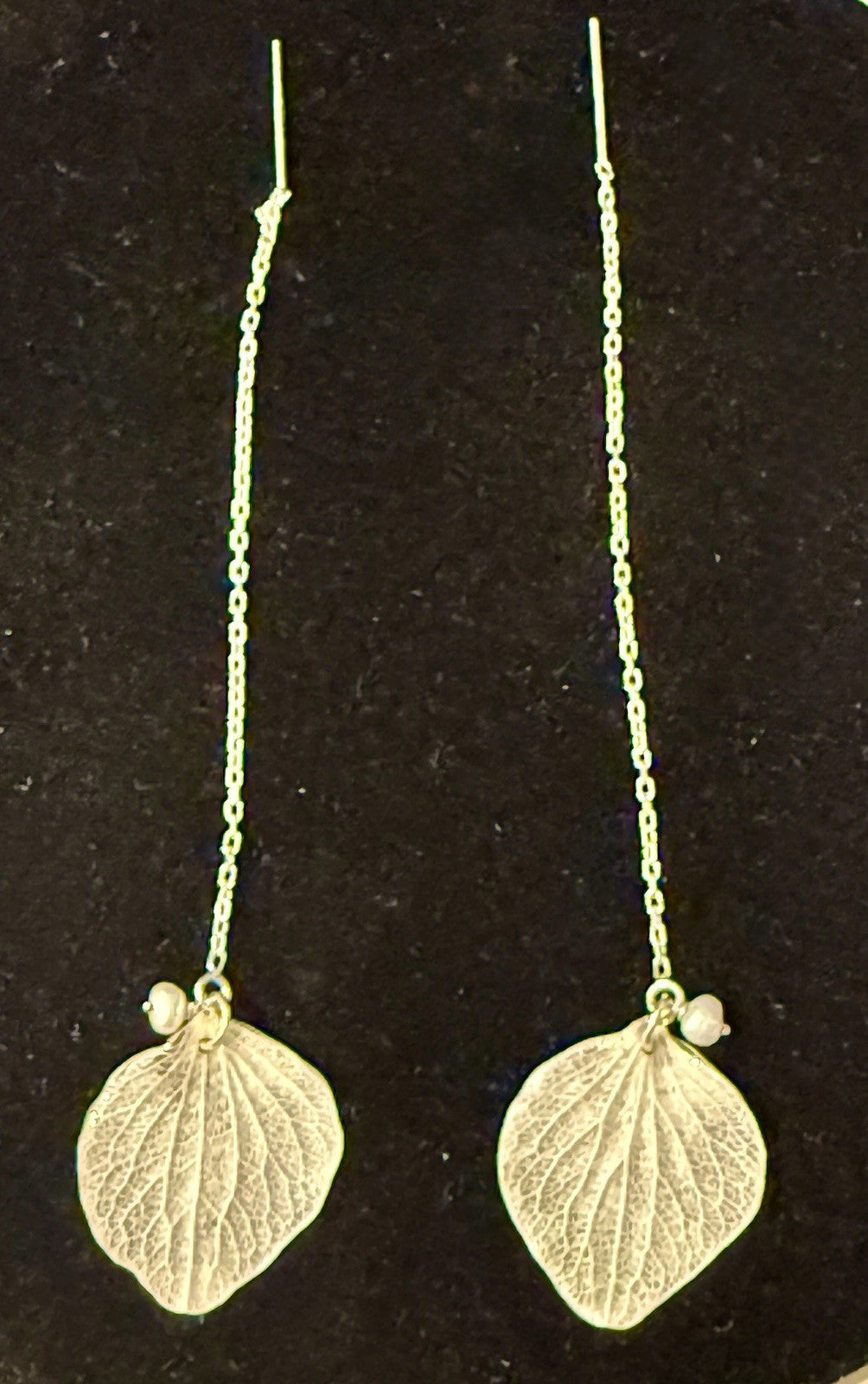Sterling Silver Necklace With a Leaf Pendant and Earrings 