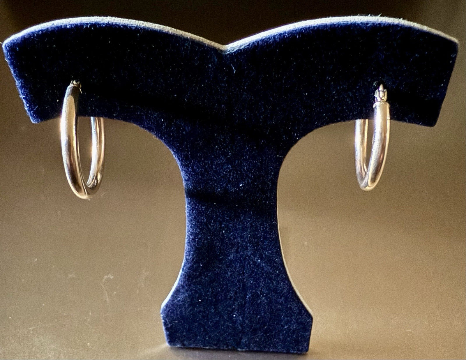 Vintage 10K Yellow Gold Large Hollow Hoop Earrings (1.55g)