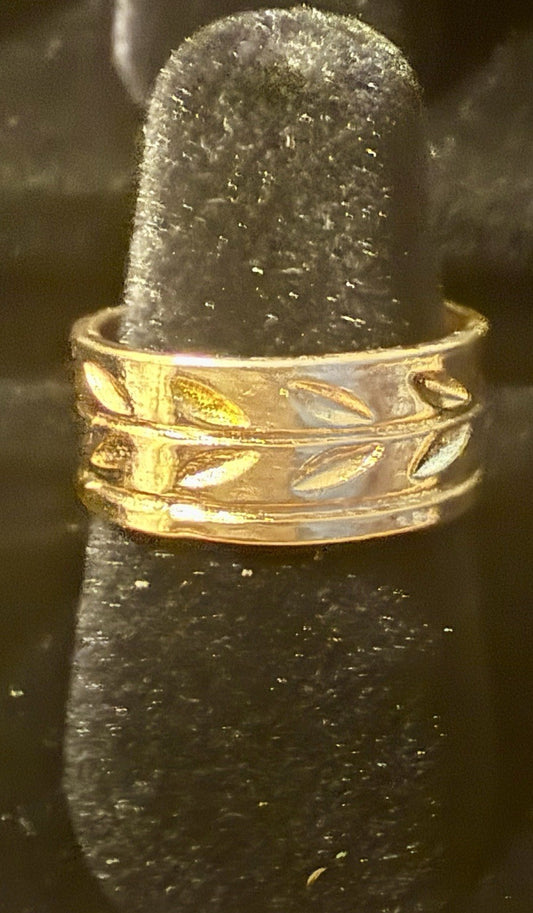 Gold Tone Band - Size 6