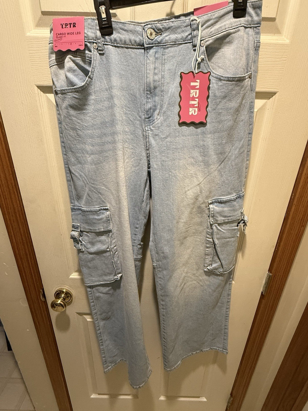 Women’s Loose Cargo Jeans 