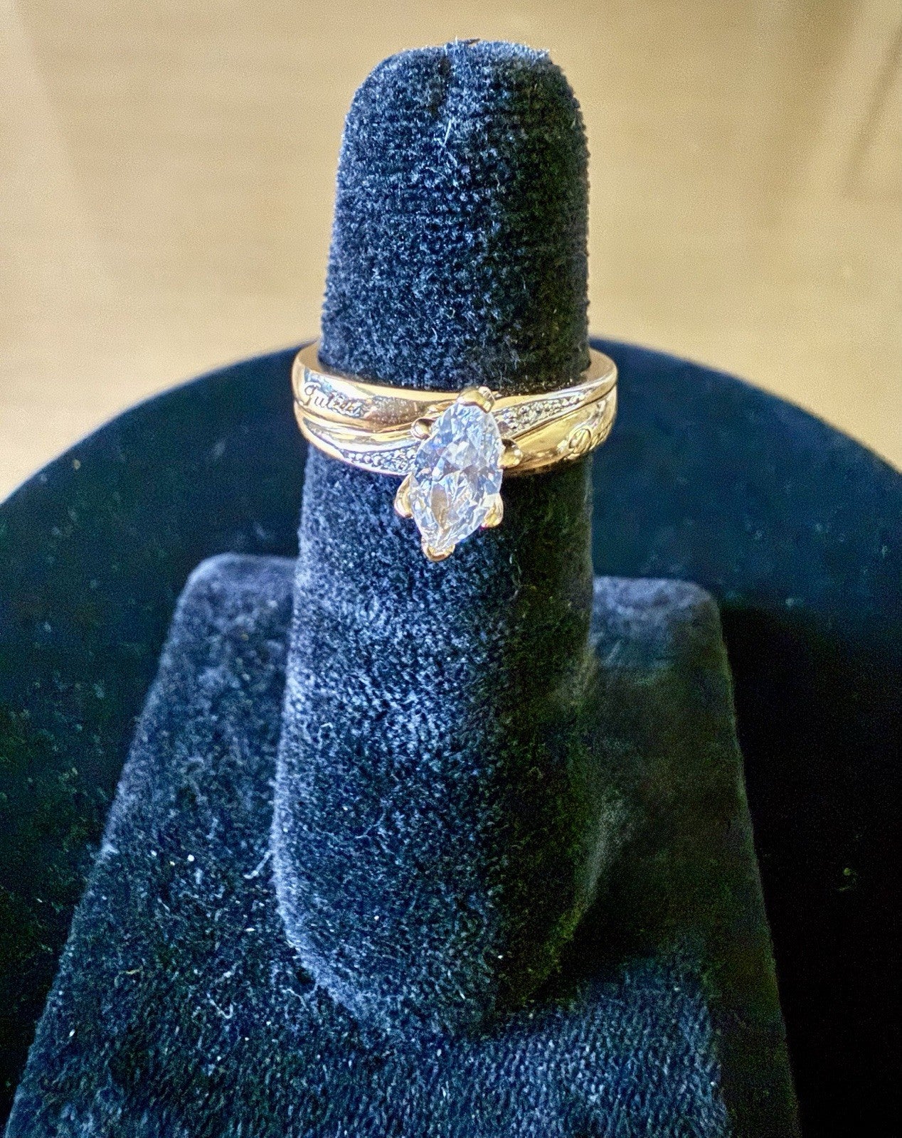 10k Yellow Gold Diamond Ring - Size 7