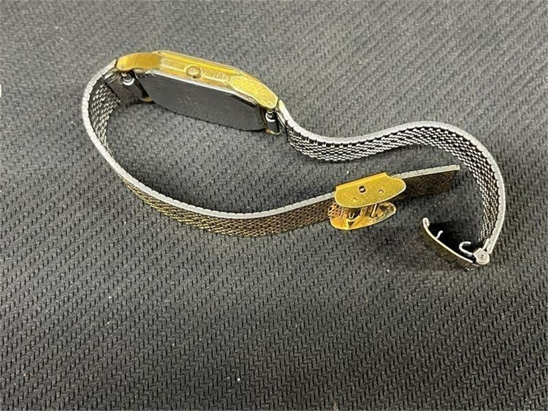 Men's Elegant Watch Accurist Gold Tone Watch