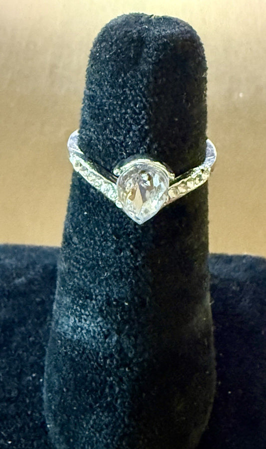 Ladies Silver Tone Ring - Size 6