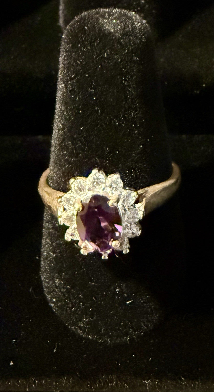Vintage 10K Yellow Gold Diamond and Amethyst Ring - Size 6.75 (2.29gms)
