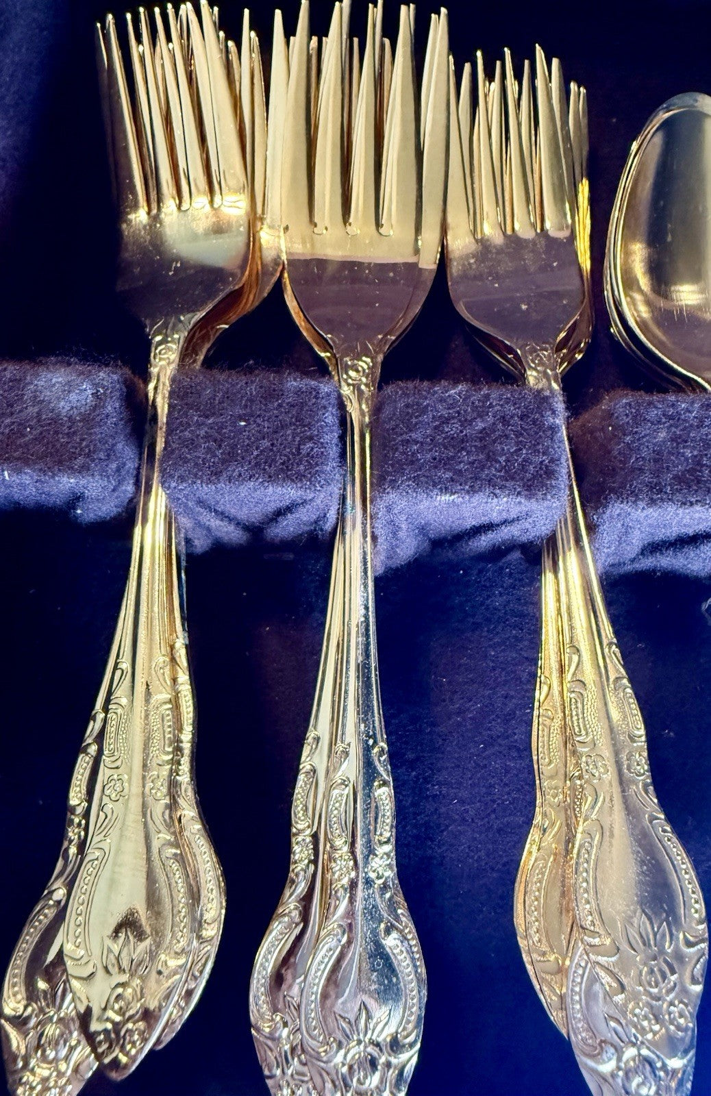 Vintage Rogers Silverplate Flatware Set Ornate Floral Handle in Wood Box