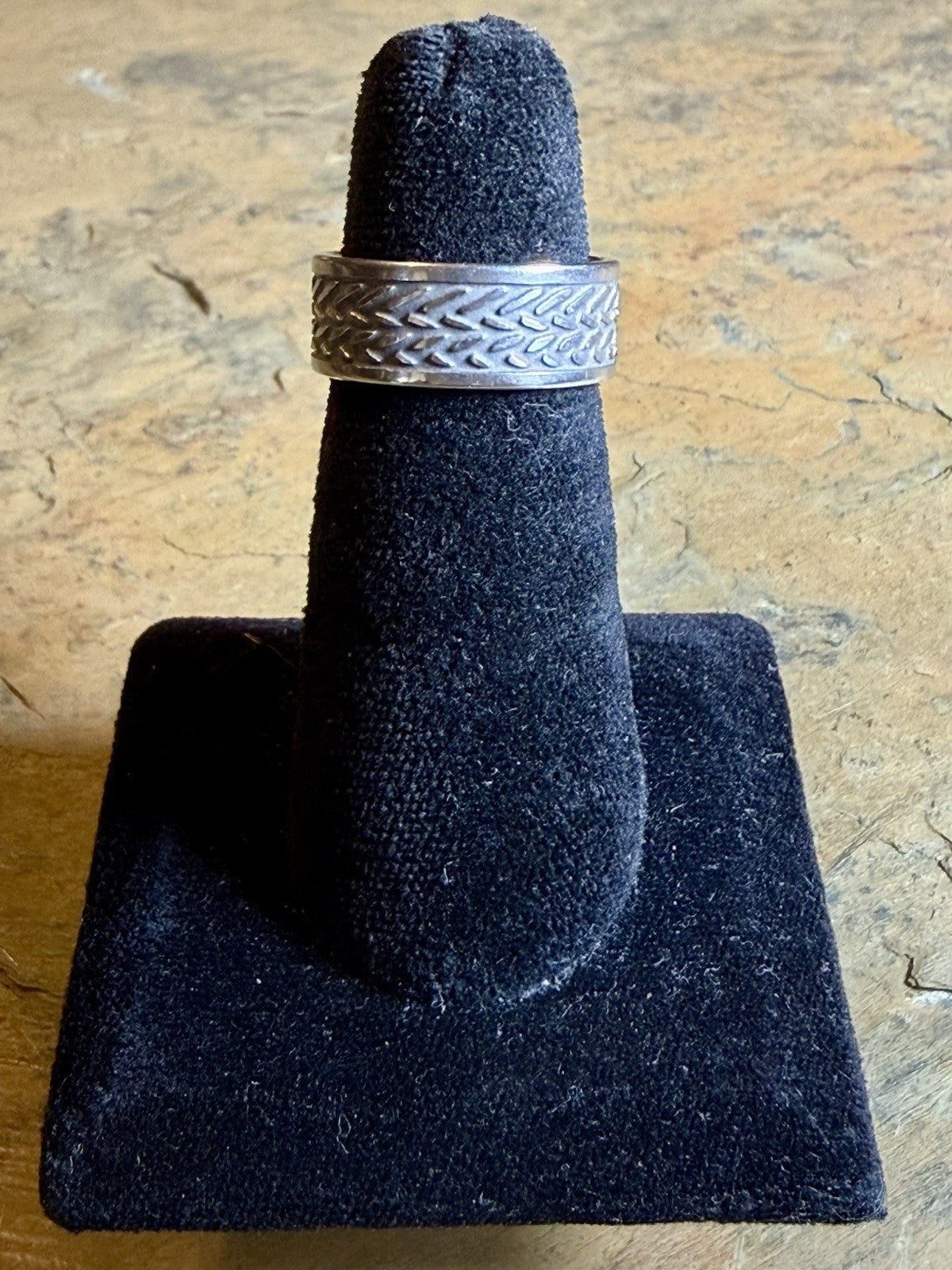 Stainless Steel Patterned Wedding Band - Size 7