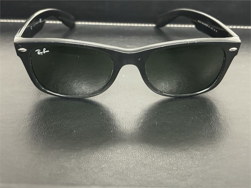 Ray-Ban Wayfarer Sunglasses