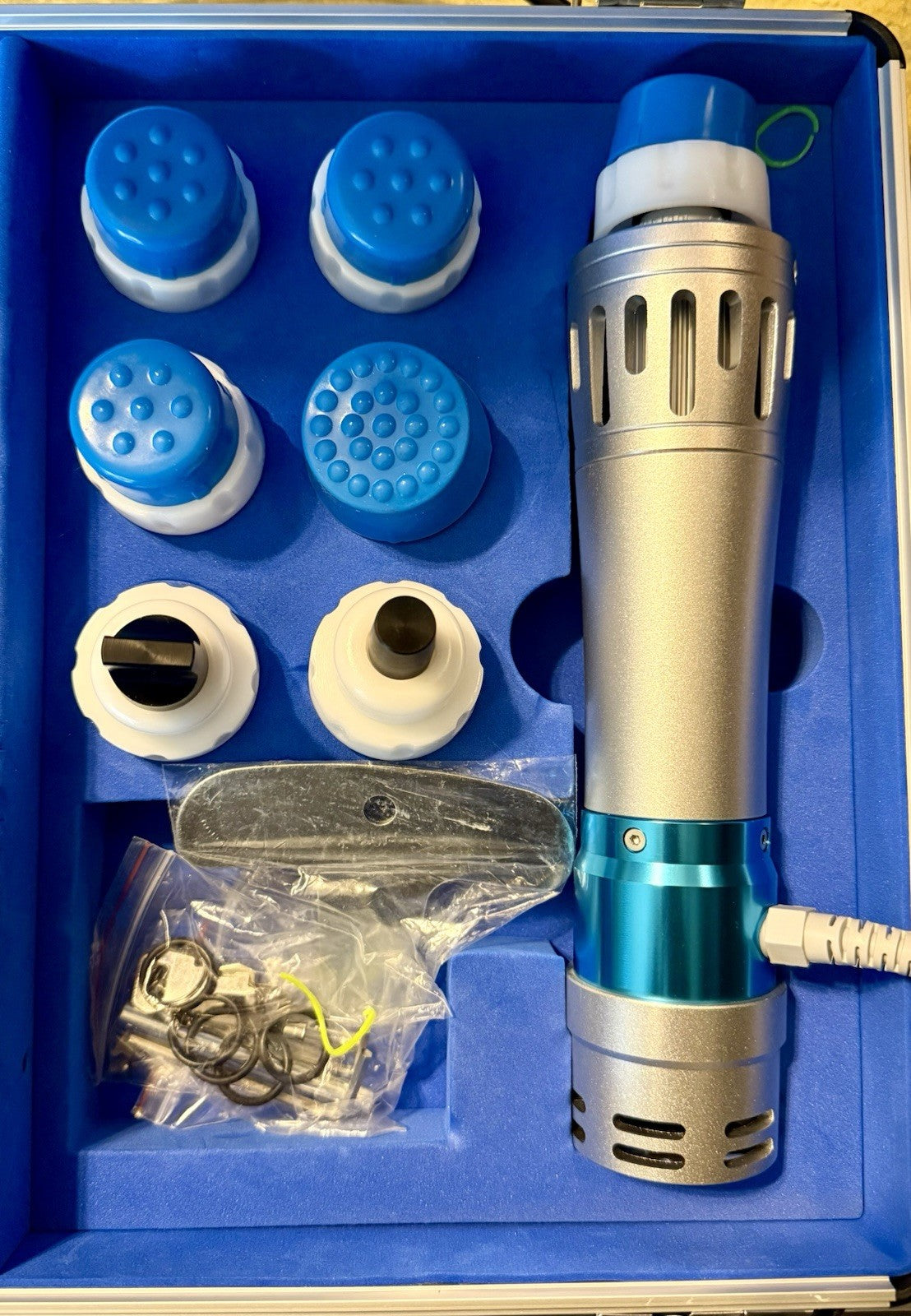 Shepvon Professional Percussive Therapy Massage  Gun w/8 Heads and Case
