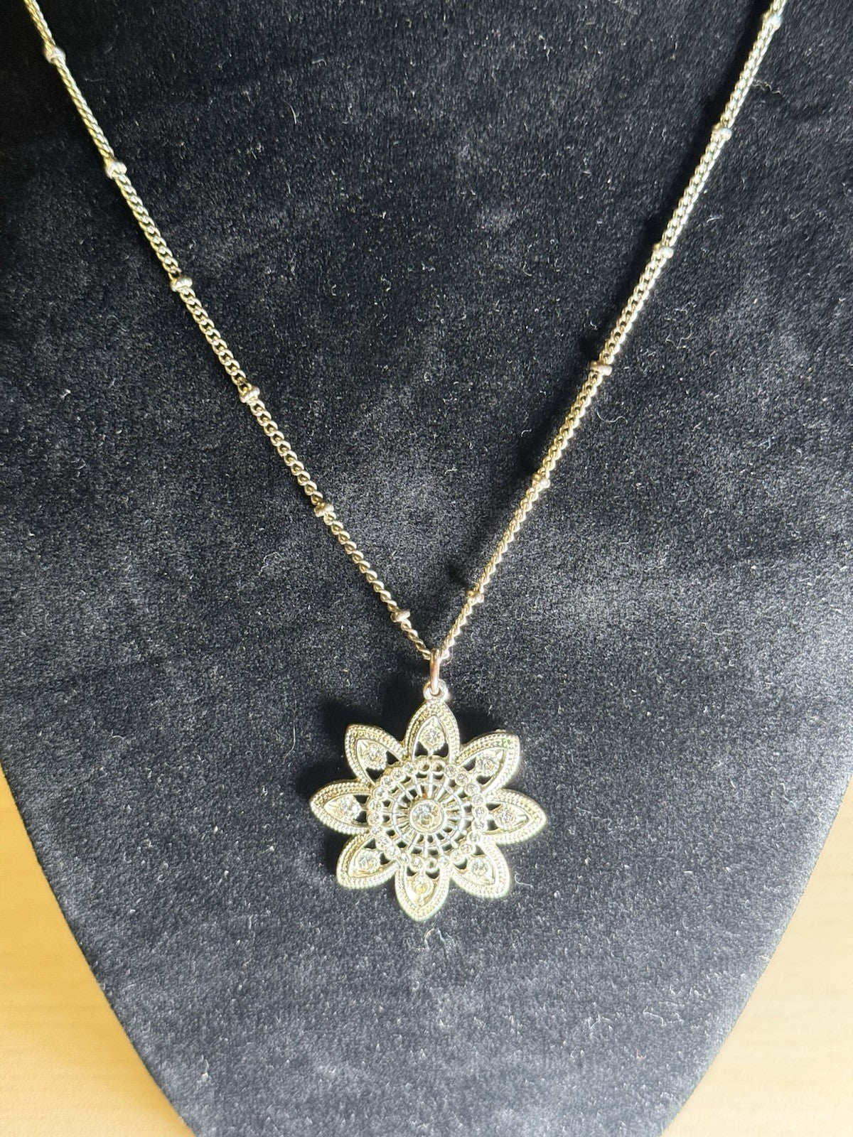 Silver-Toned Flowers Pendant Necklace