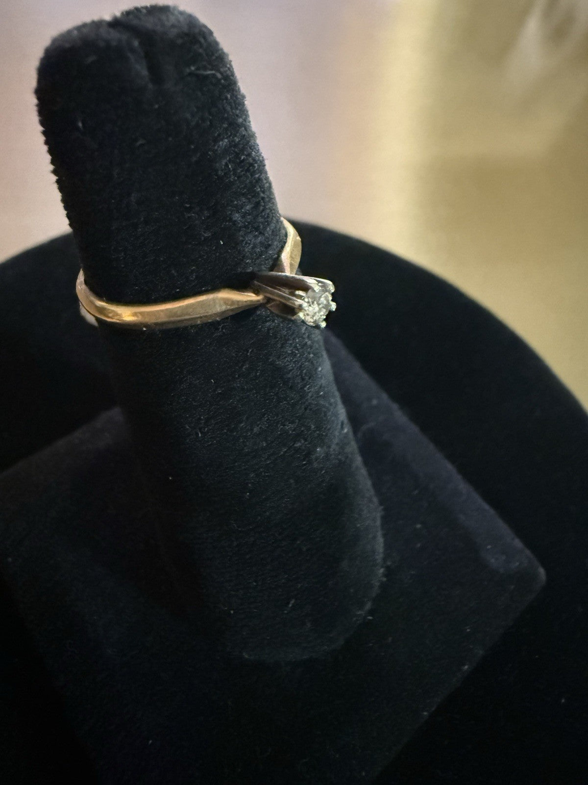 Vintage 14K Yellow Gold Diamond Solitaire Ring, Size 7 (1.74g)