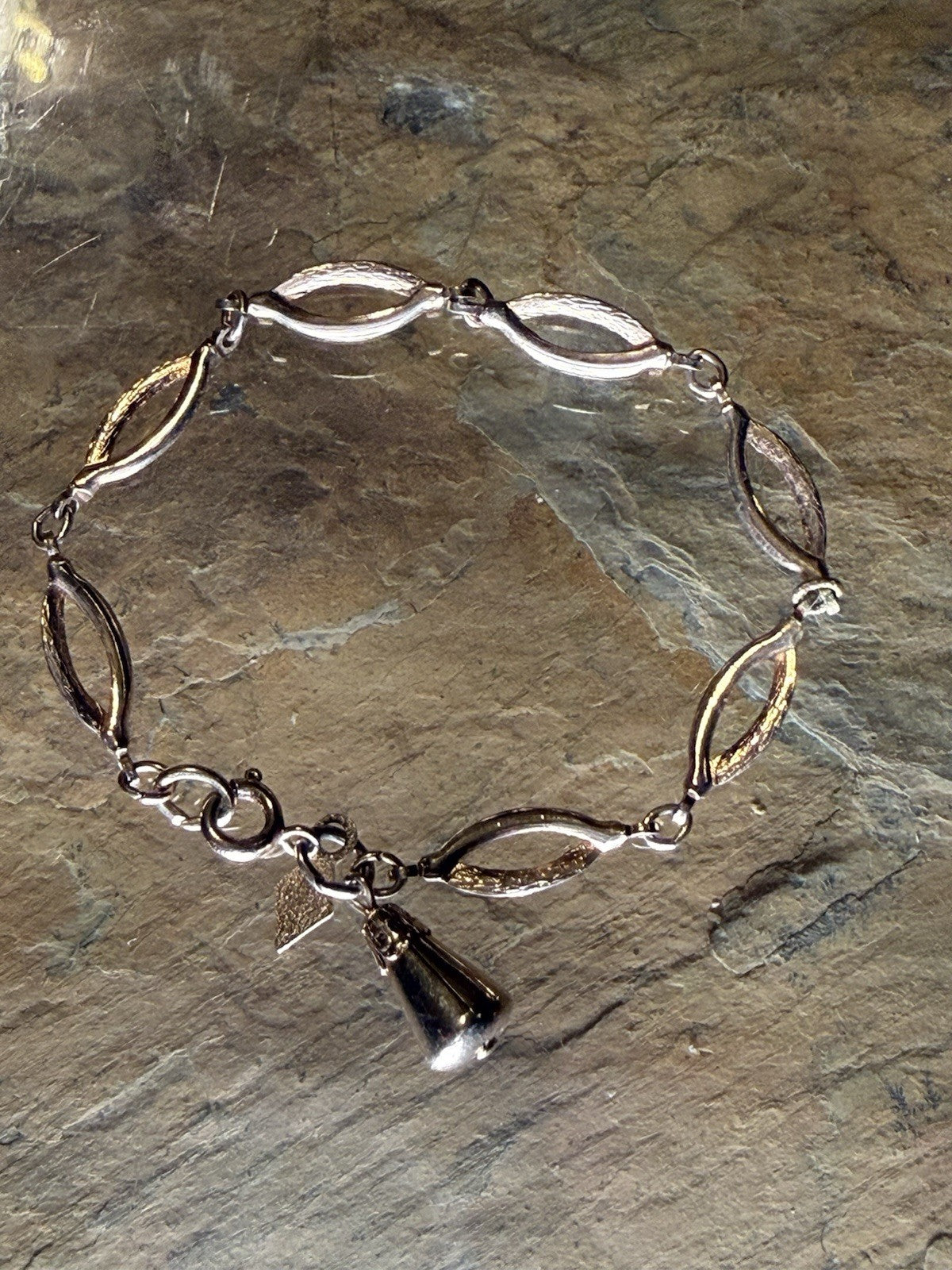 Vintage Sarah Coventry Gold Tone Oval Link Bracelet 
