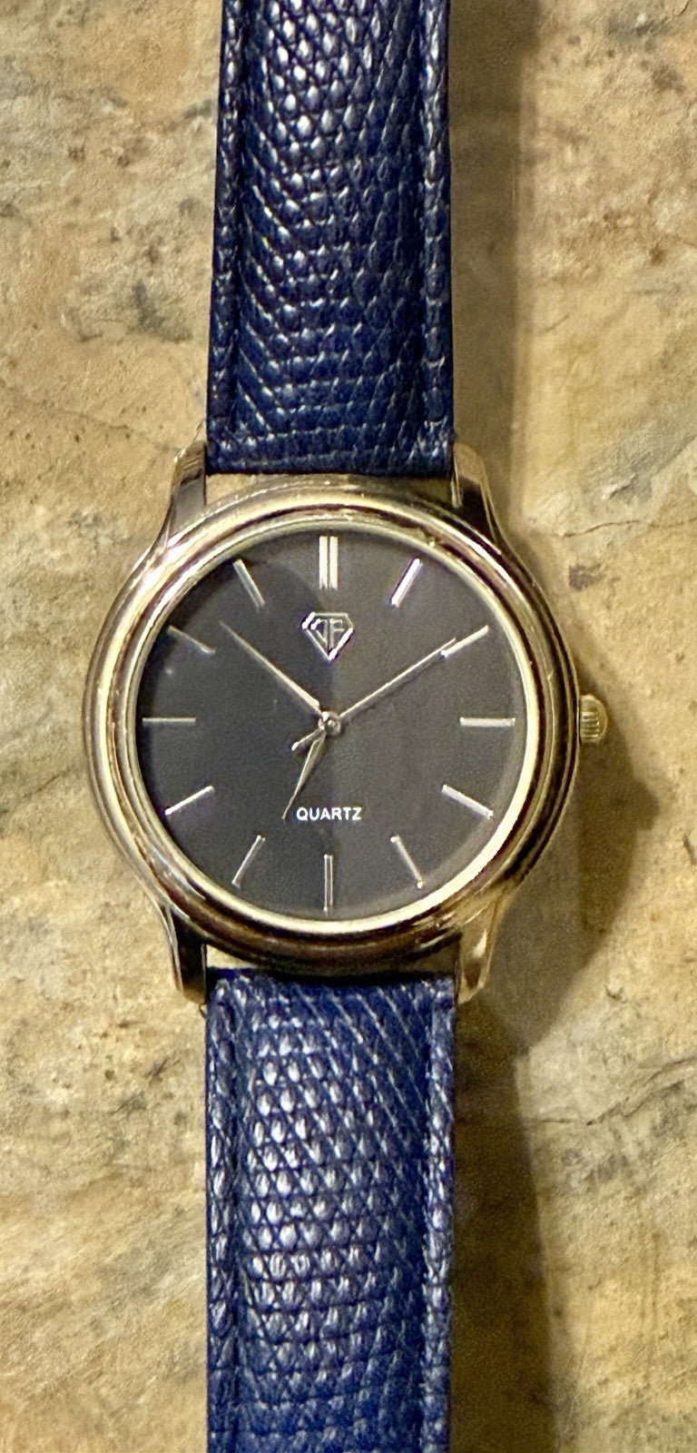 Quartz Watch - Men