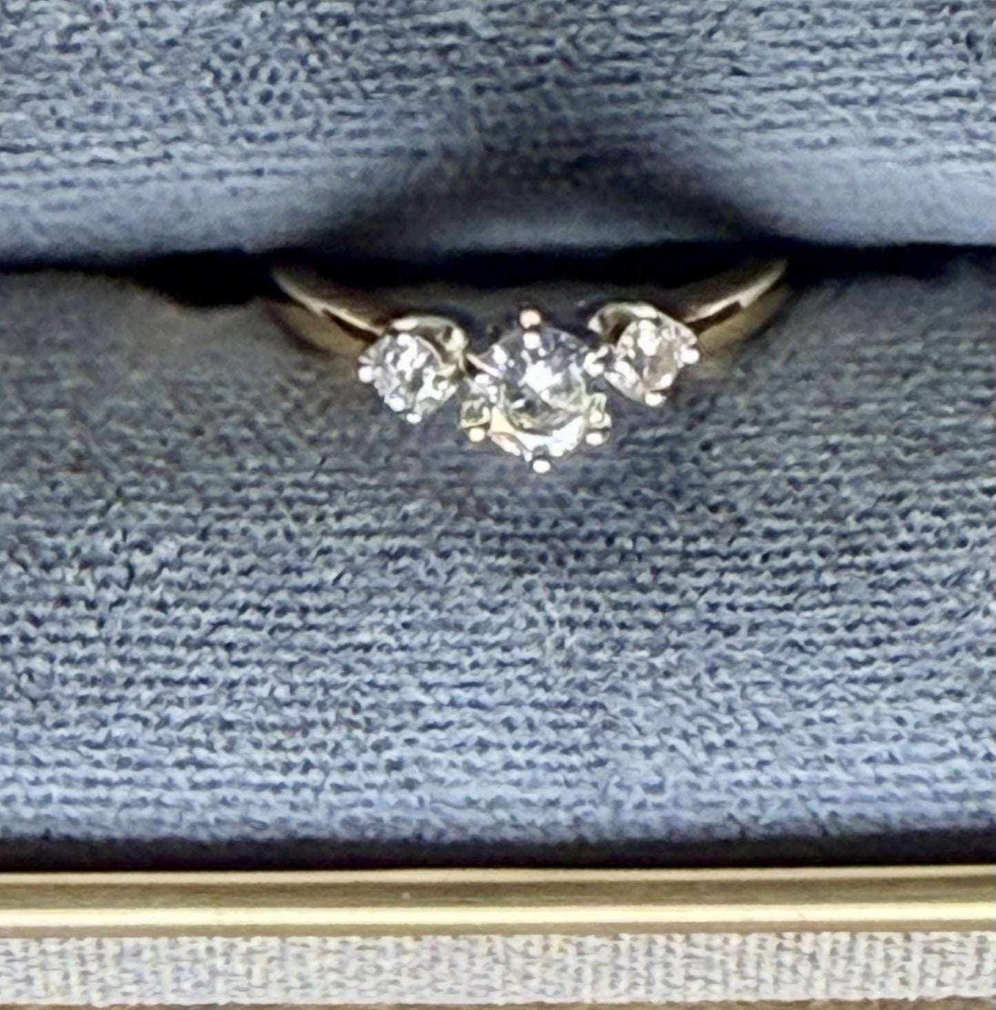 Vintage 10K Gold 3-Diamond Cluster Ring 3g w/ Original Stones Jewelry Box 