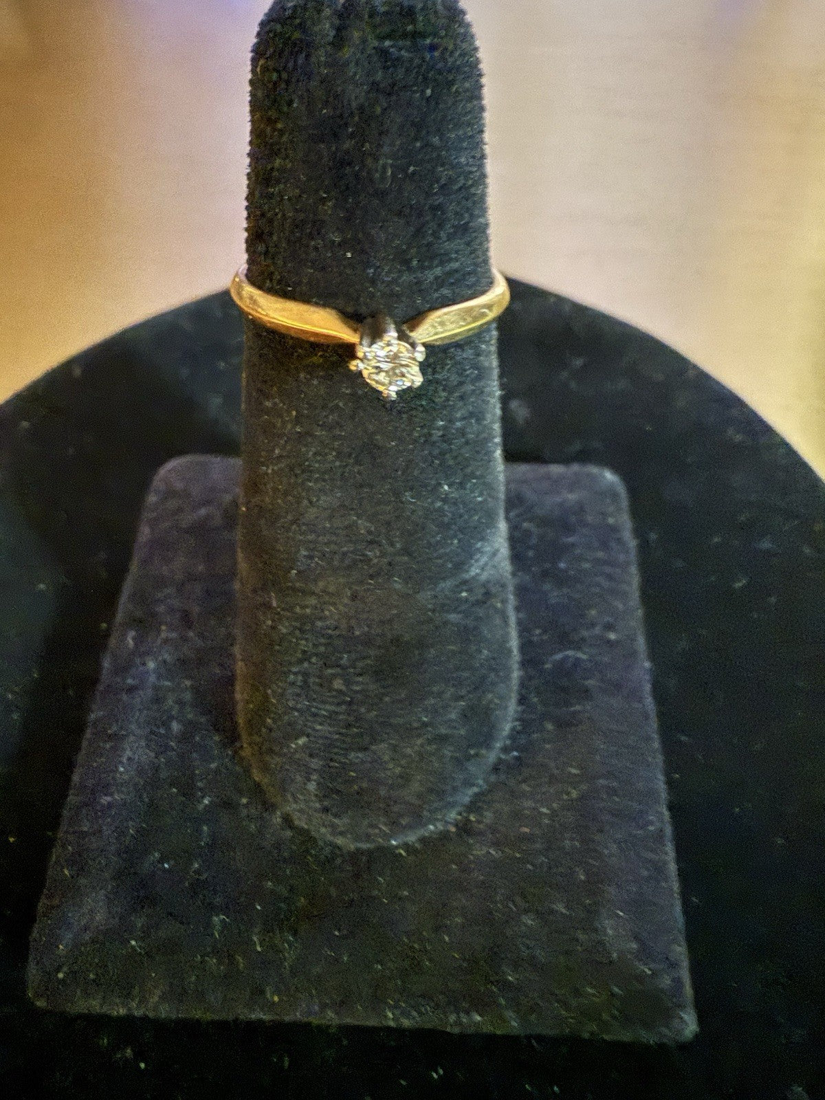 Vintage 14K Yellow Gold Diamond Solitaire Ring, Size 7 (1.74g)