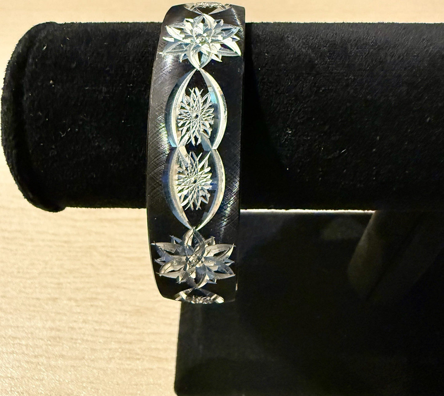 Vintage Etched Black Aluminum Bangle Kinetic Geometric Bracelet