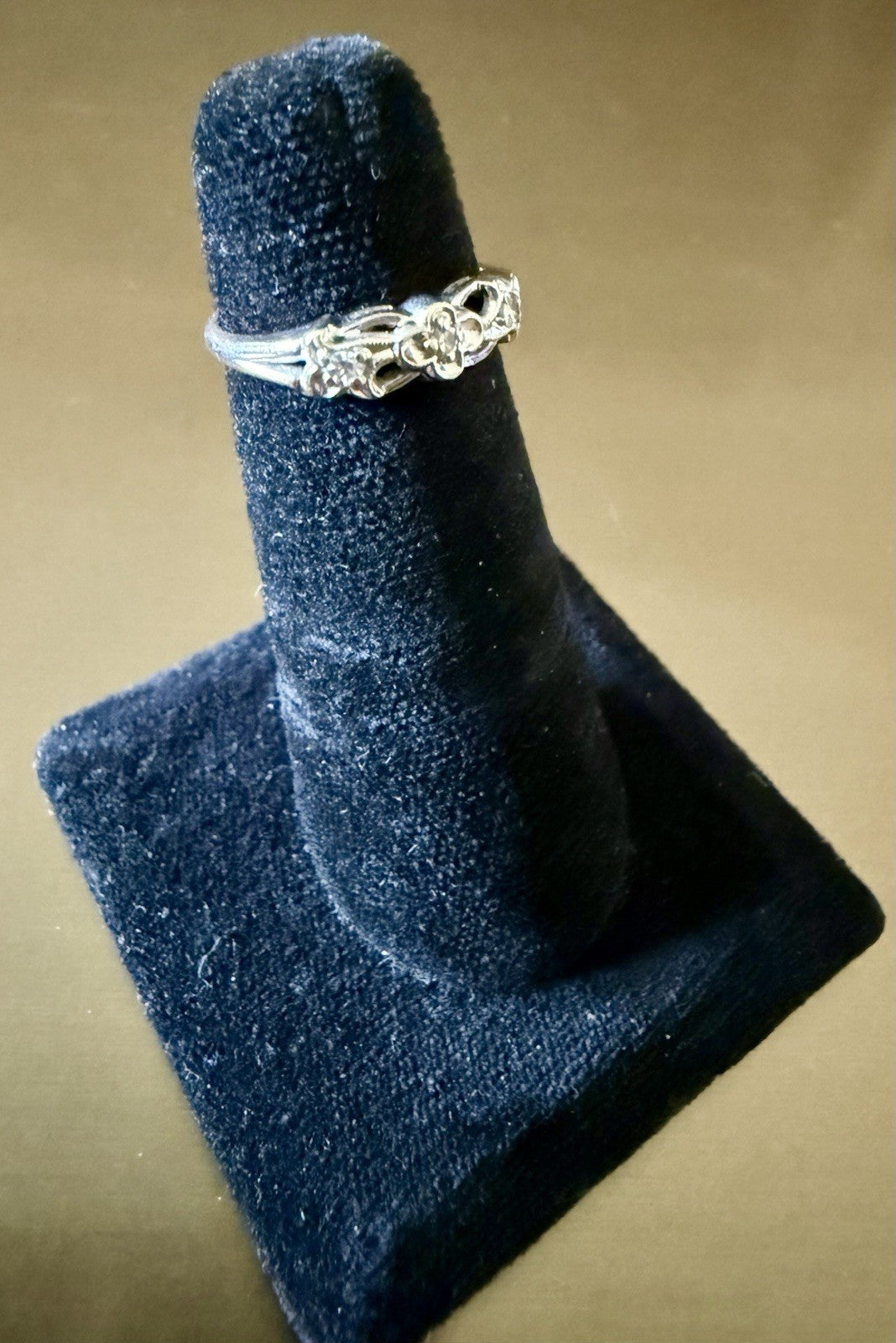 Vintage 14K White Gold Diamond Ring Size 5.25 (2g)