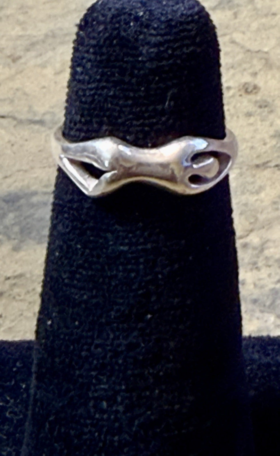 Vintage Exotic Sterling Silver Ring- Size 5.75